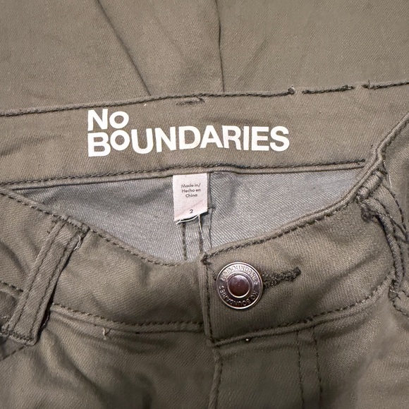 No Boundaries Khaki Flare Cargo Pants - Picture 3 of 3